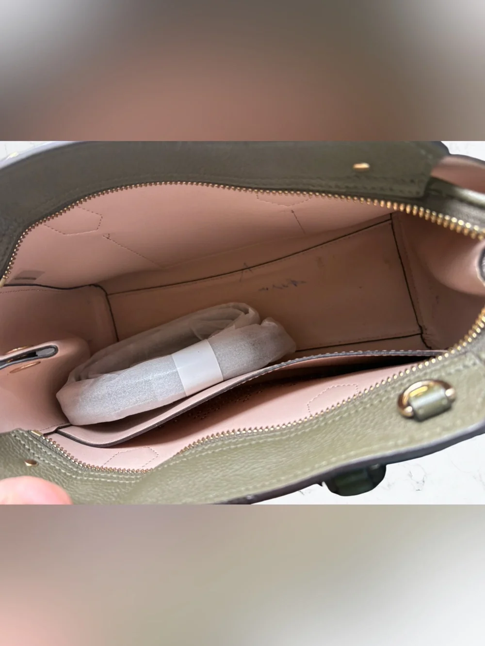 MICHAEL KORS HAYES Medium Leather Messenger Bag, Green
